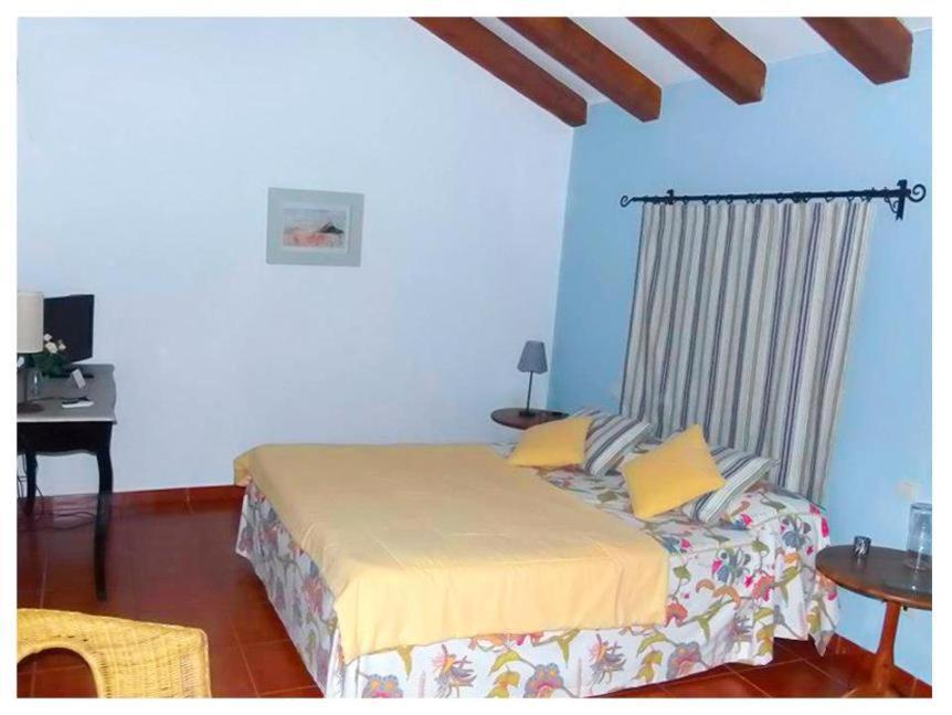 Casa Rural Valdevilano La Roca de la Sierra Екстериор снимка