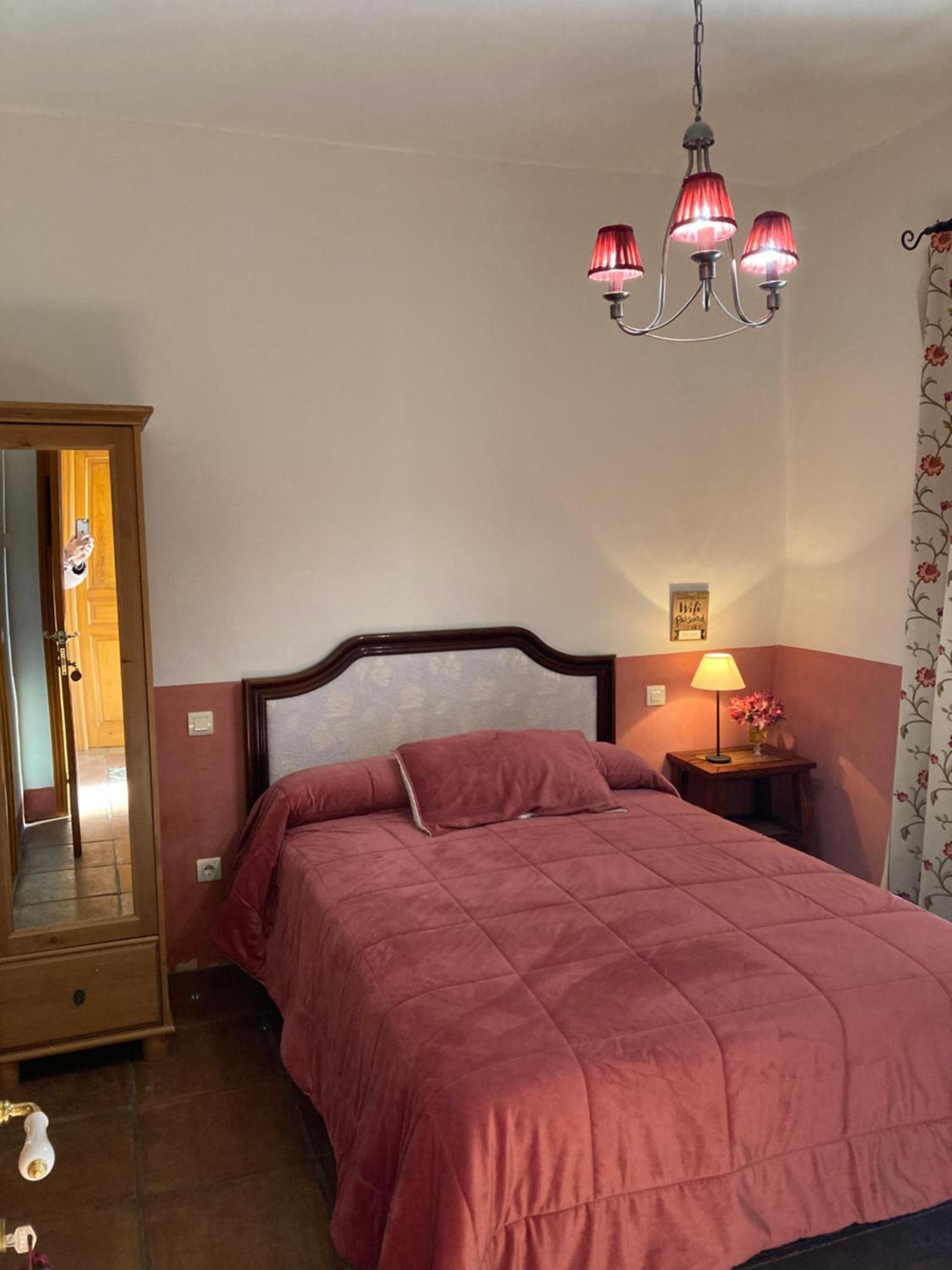 Casa Rural Valdevilano La Roca de la Sierra Екстериор снимка