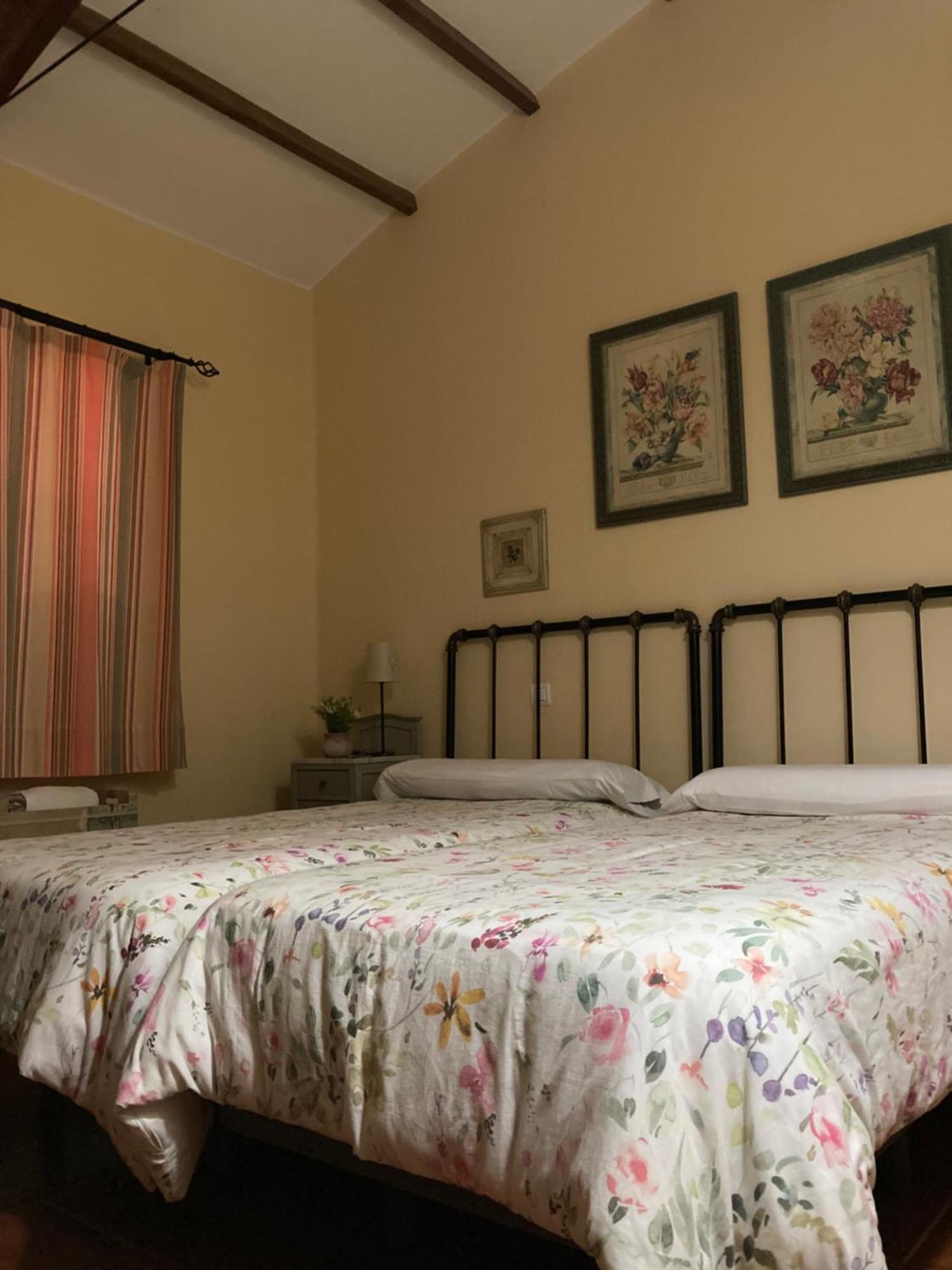 Casa Rural Valdevilano La Roca de la Sierra Екстериор снимка