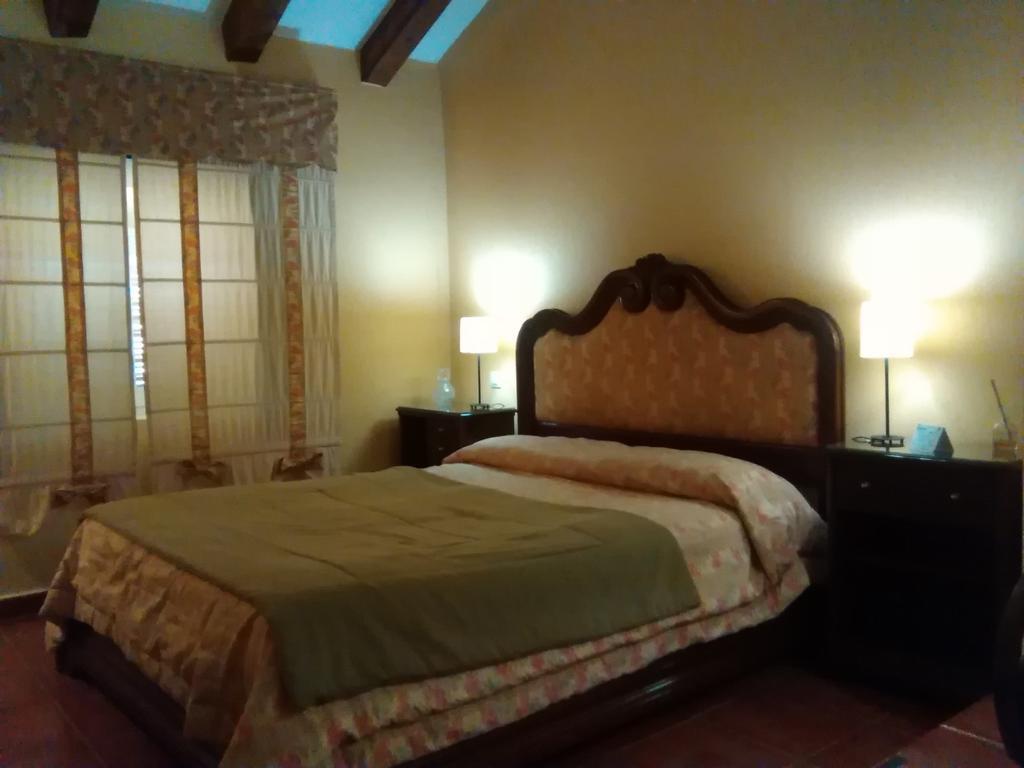Casa Rural Valdevilano La Roca de la Sierra Екстериор снимка