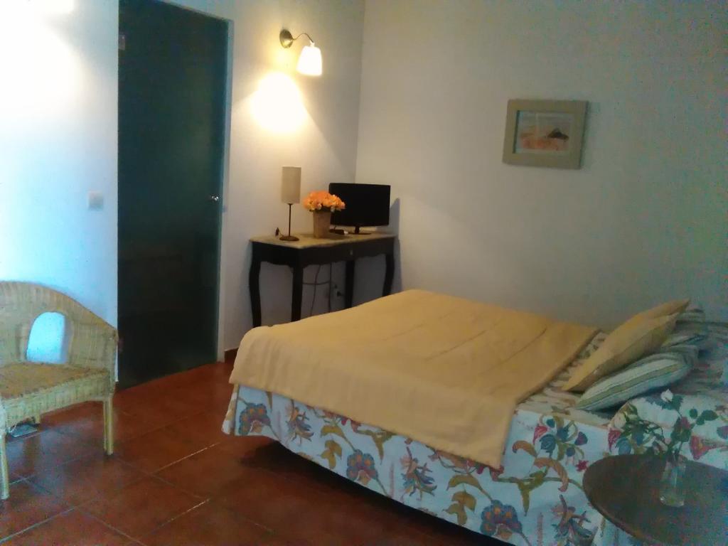 Casa Rural Valdevilano La Roca de la Sierra Екстериор снимка