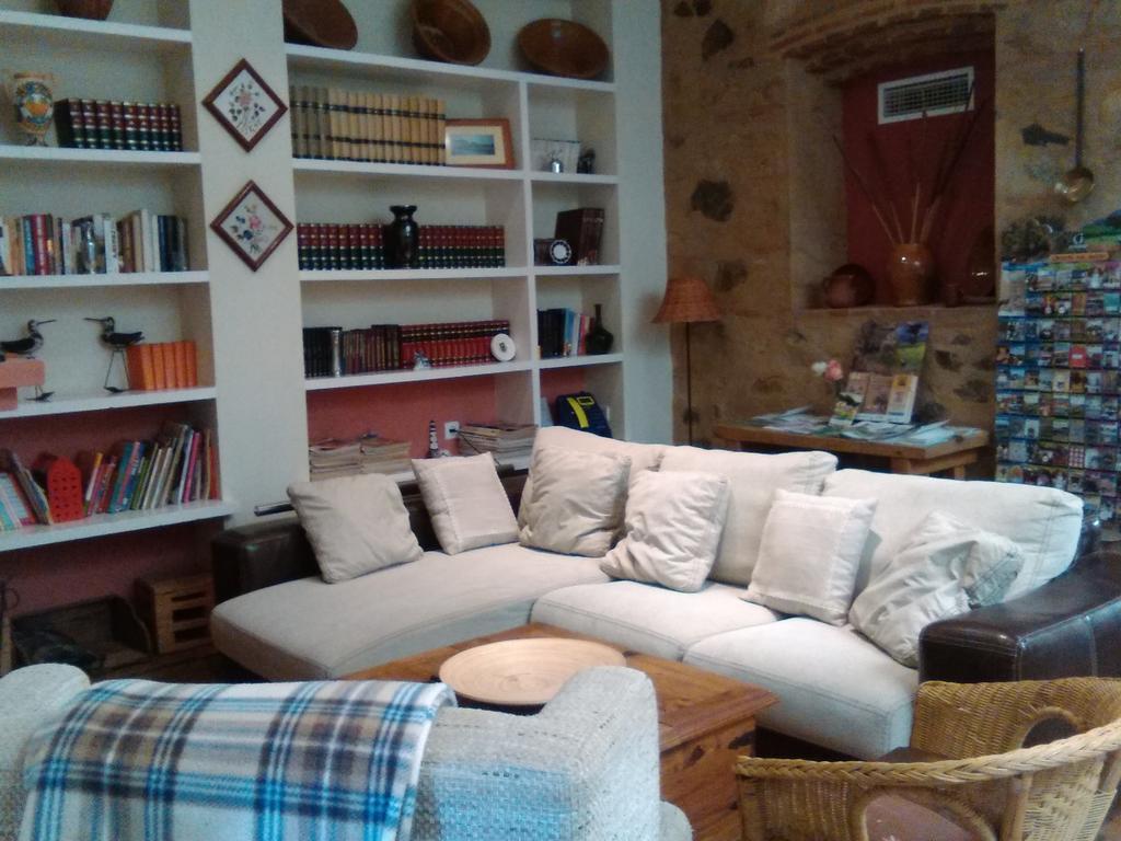 Casa Rural Valdevilano La Roca de la Sierra Екстериор снимка
